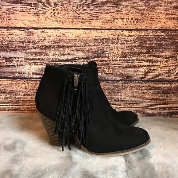 Woman’s Mia Black Heeled Booties Fringed - Picture 6 of 8